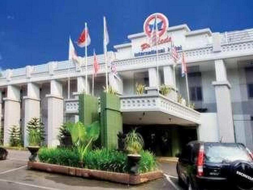 Hotel Pardede International Медан Экстерьер фото