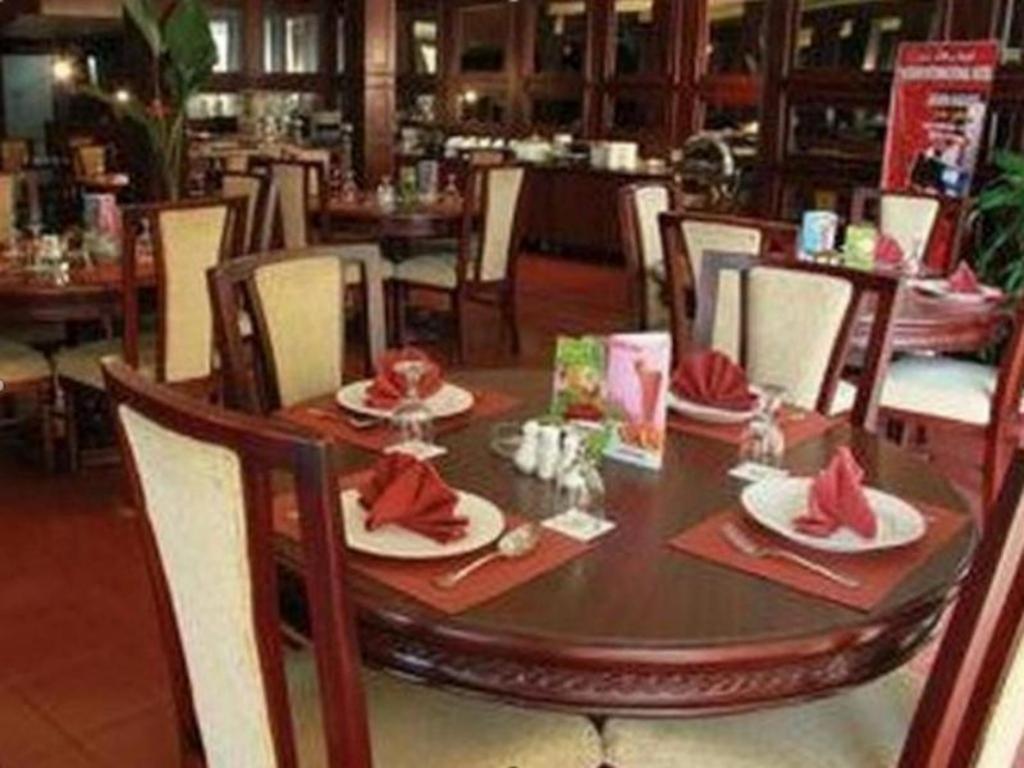 Hotel Pardede International Медан Экстерьер фото