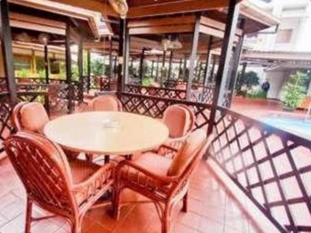 Hotel Pardede International Медан Экстерьер фото